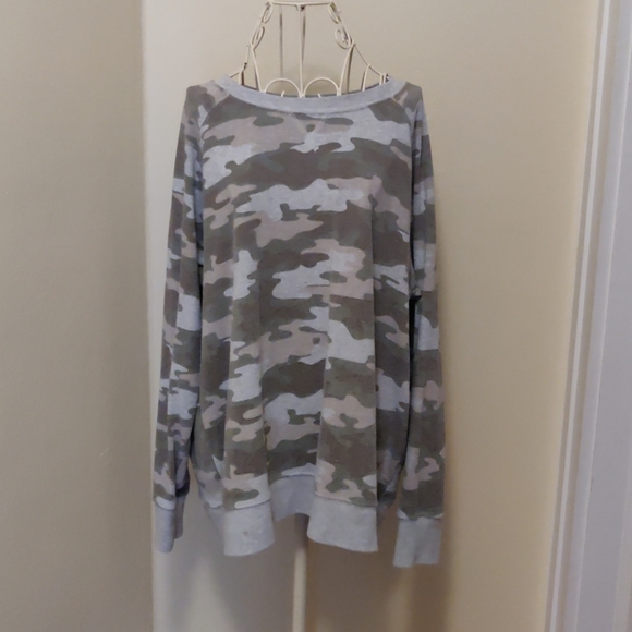 Eddie Bauer Tops - Eddie Bauer heavy cotton top